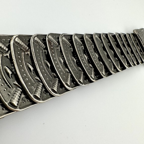 Vintage 70\'s 80\'s Silver Tone Metal Stretch Embossed Belt Elastic Western 35\